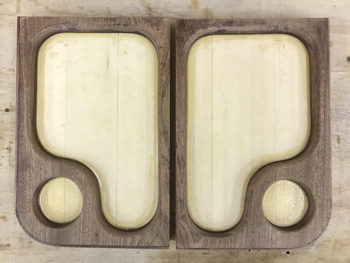the pair of trays